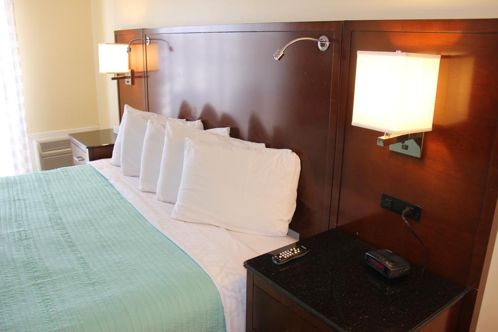Seaside Inn & Suites フェンウィック・アイランド エクステリア 写真