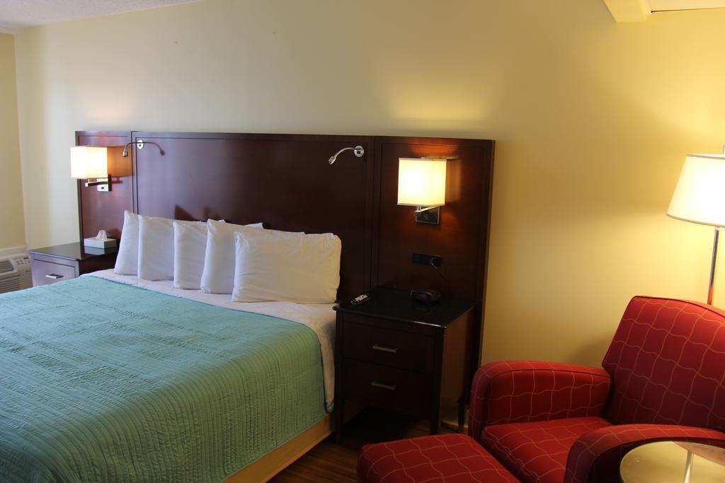 Seaside Inn & Suites フェンウィック・アイランド エクステリア 写真