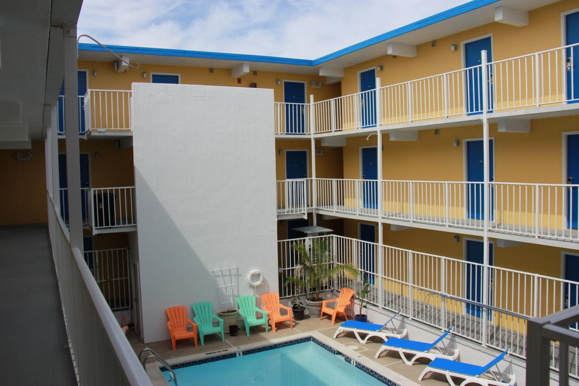 Seaside Inn & Suites フェンウィック・アイランド エクステリア 写真